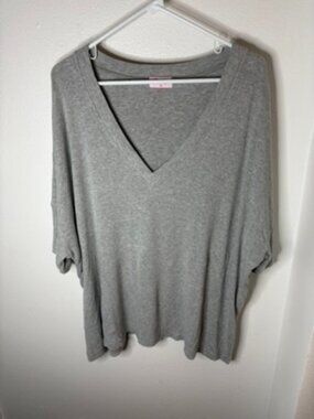 Pink Lily Oversized V-Neck Sweater Tee - M